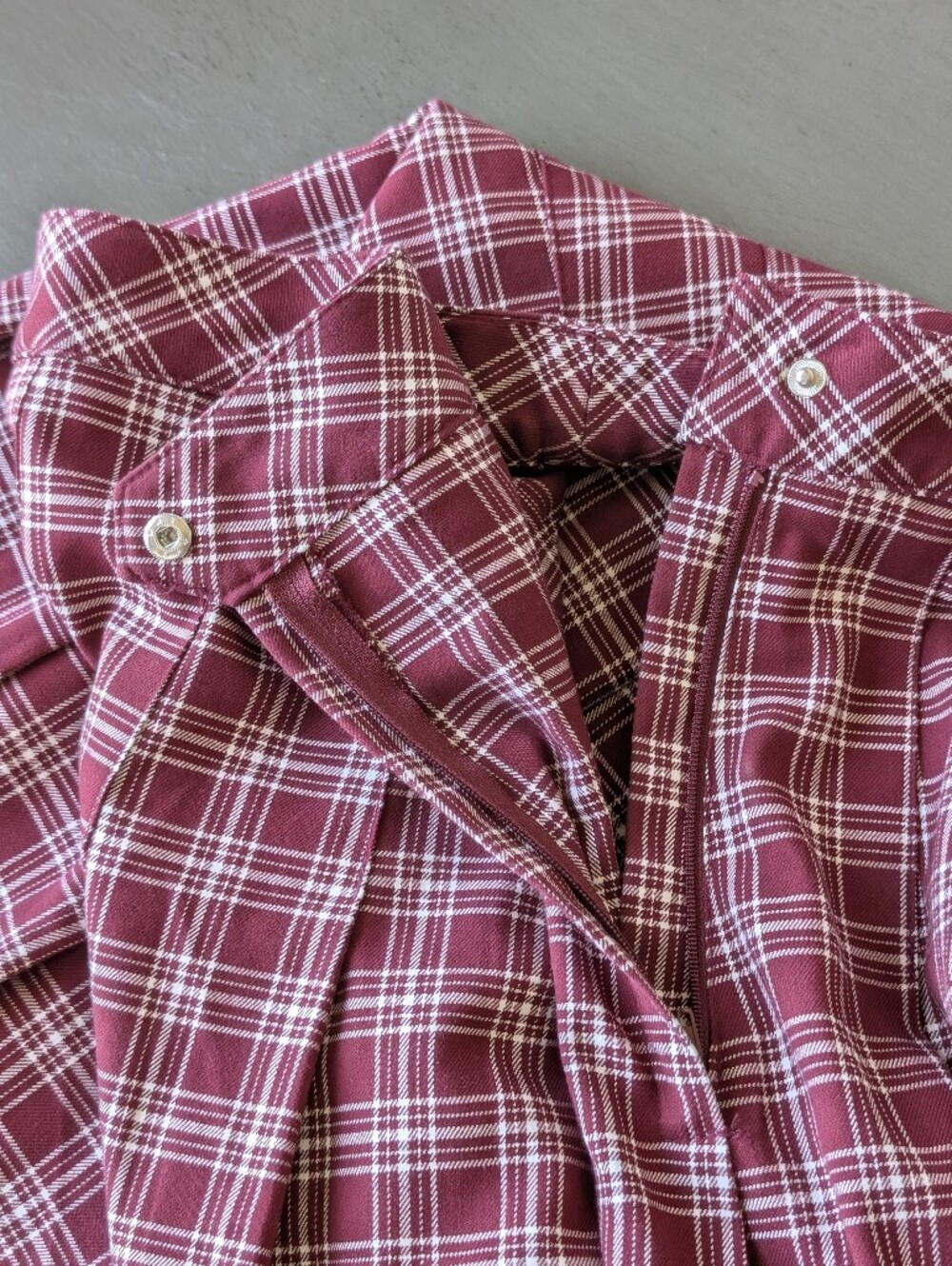 Divided Maroon Plaid Pleated Skirt Mini Skaters Size 10 Side Zip - Picture 11 of 11